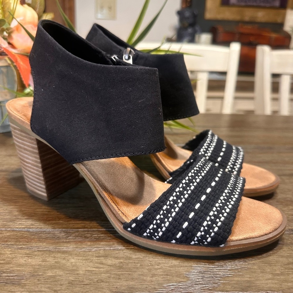 TOMS Majorca Black Wedge Sandals‎ Size 11 Zipper Ankle Strap Espadrille Style